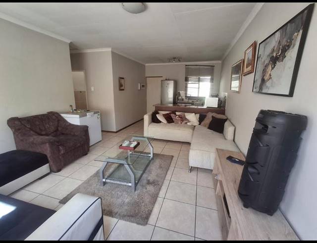 2 BEDROOM APARTMENT FOR SALE IN HESTEAPARK